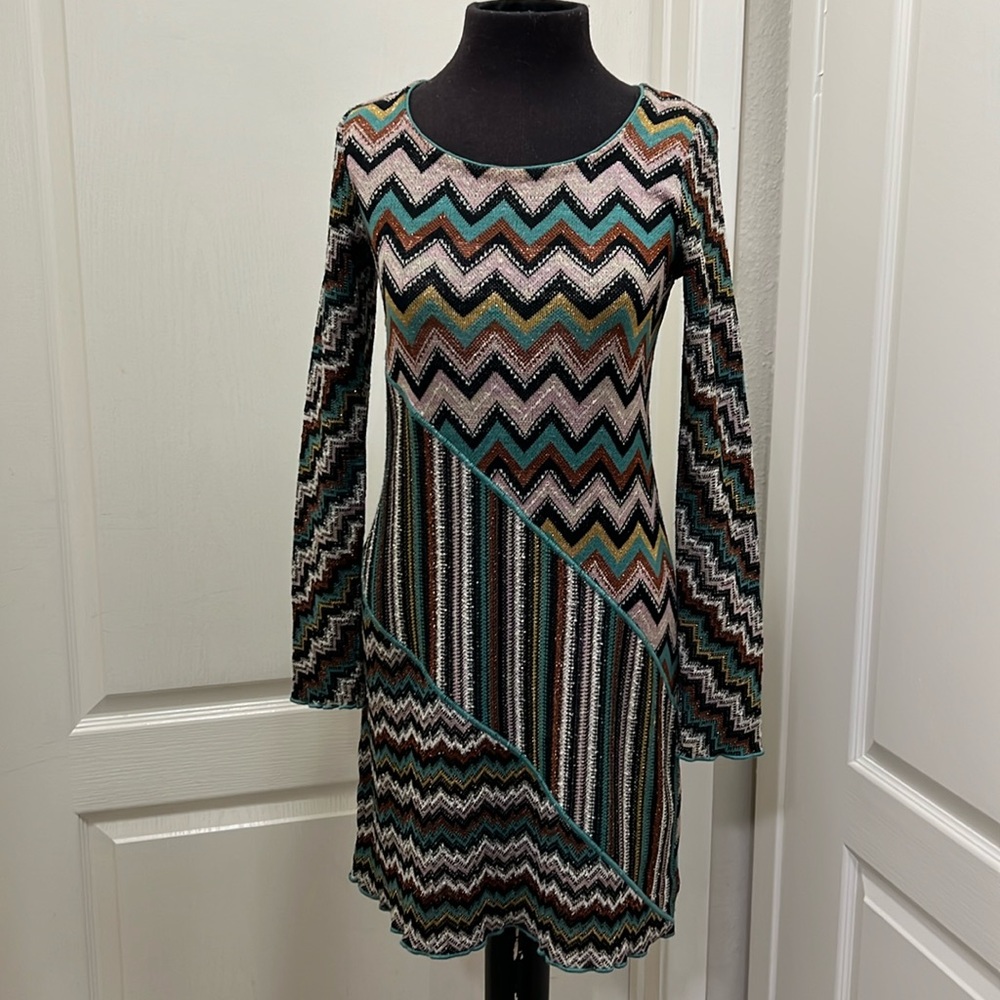 Vintage Missoni long sleeve mini in classic Chevron print. Wool and viscose